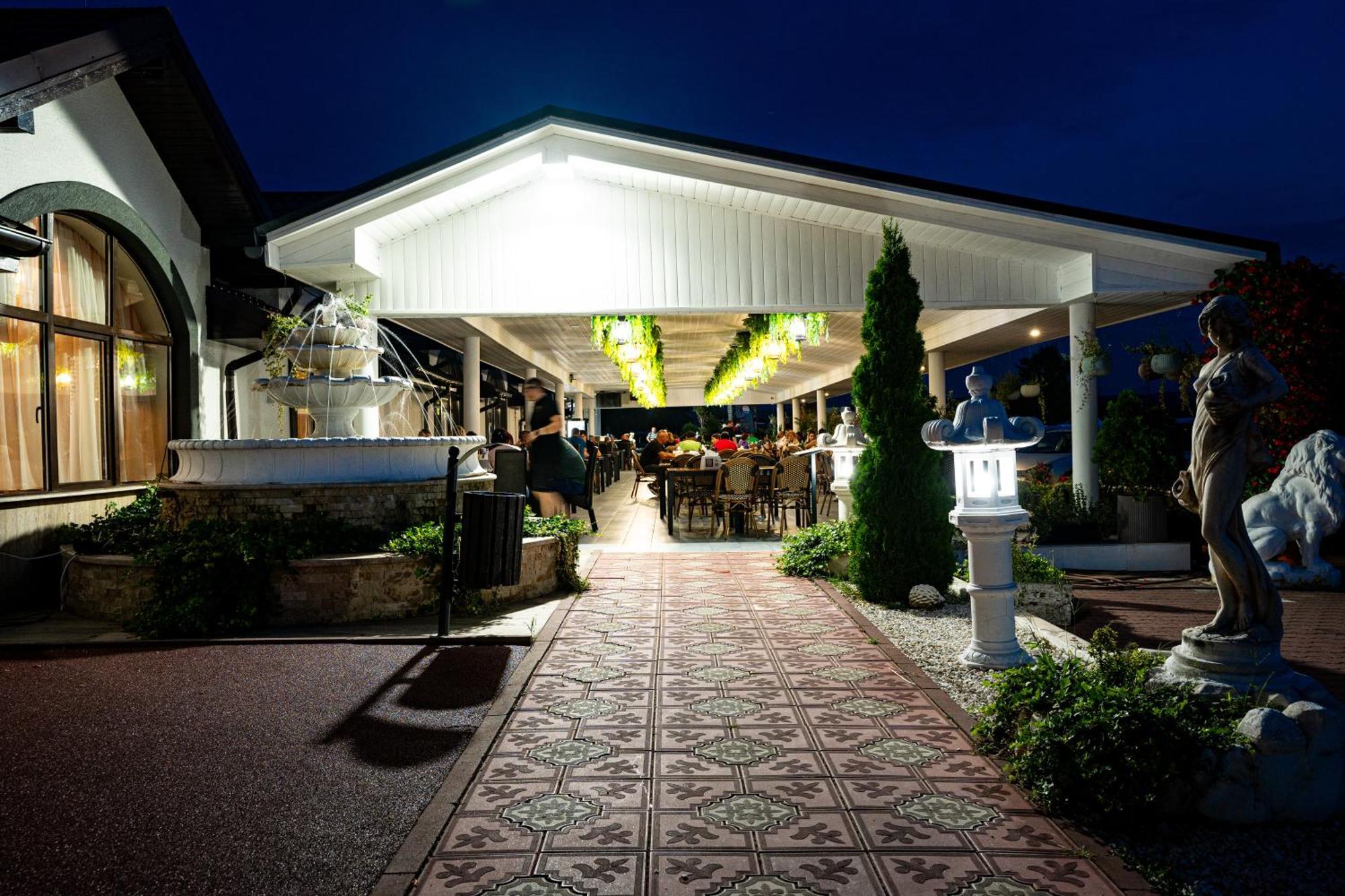 Hanul Domnesc Imperial Hotel & Spa Calan ภายนอก รูปภาพ