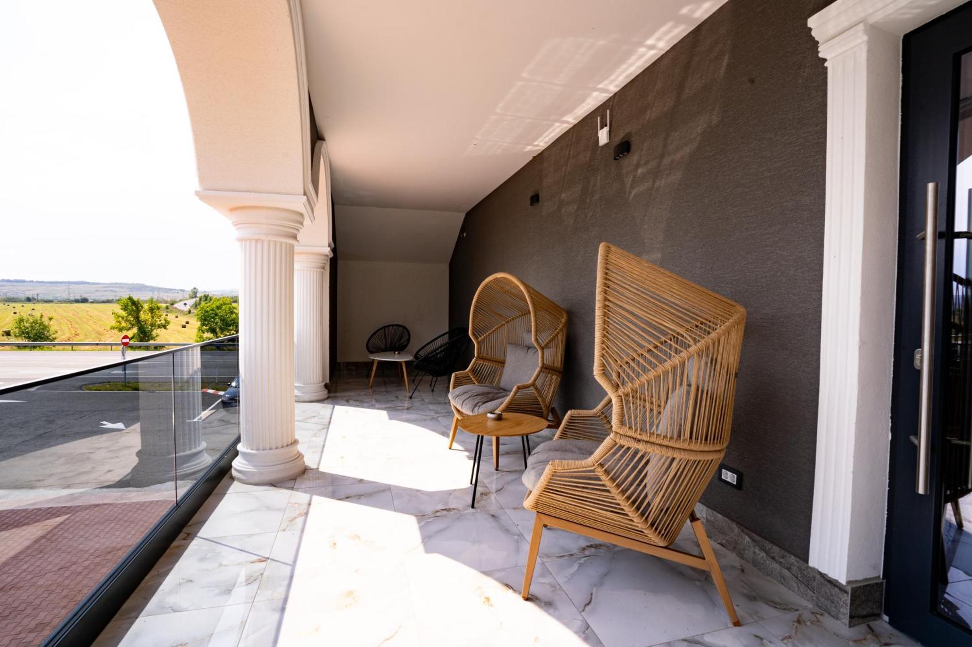 Hanul Domnesc Imperial Hotel & Spa Calan ภายนอก รูปภาพ