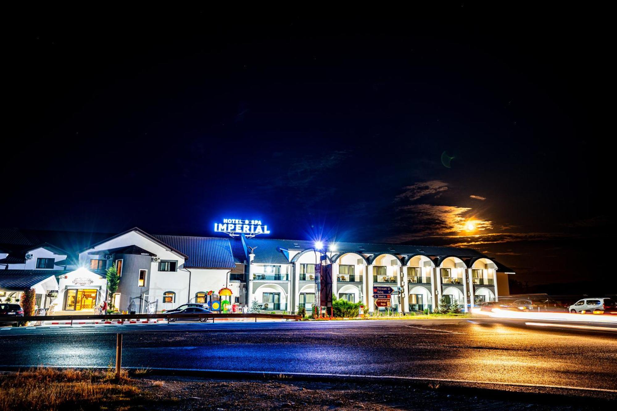 Hanul Domnesc Imperial Hotel & Spa Calan ภายนอก รูปภาพ